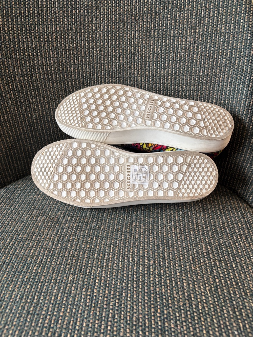 Skechers Women's Slip-On Espadrilles in Multicolor Heart Print - Picture 4 of 5